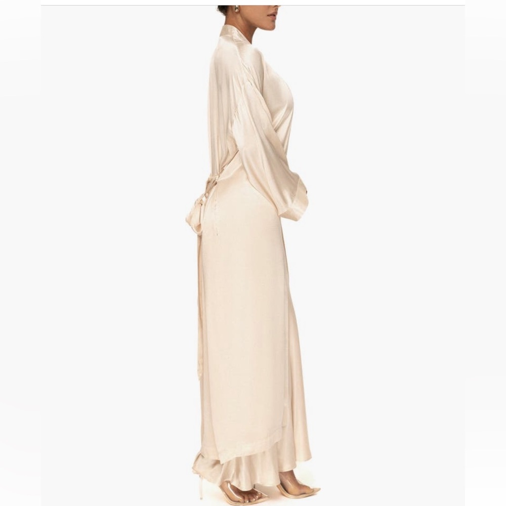 JLUXLABEL Always & Forever Satin Robe | Beige | Size Medium/Large - Picture 3 of 14